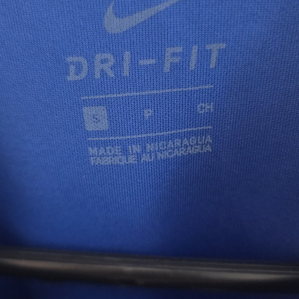 Nike Blue Athletic T-Shirt - Picture 2 of 3